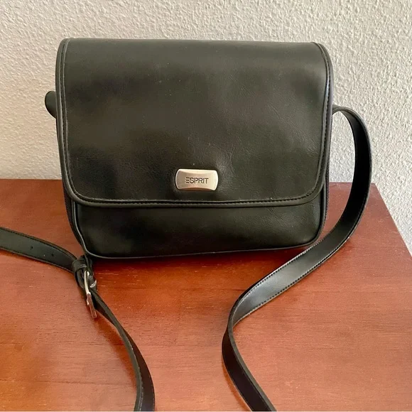 Esprit black crossbody Vegan! - Picture 1 of 9